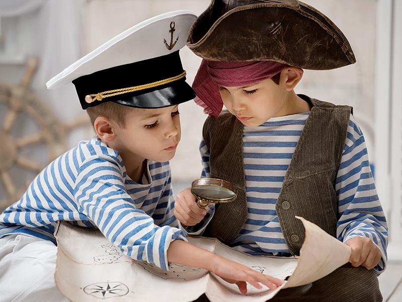 children dressed as pirates