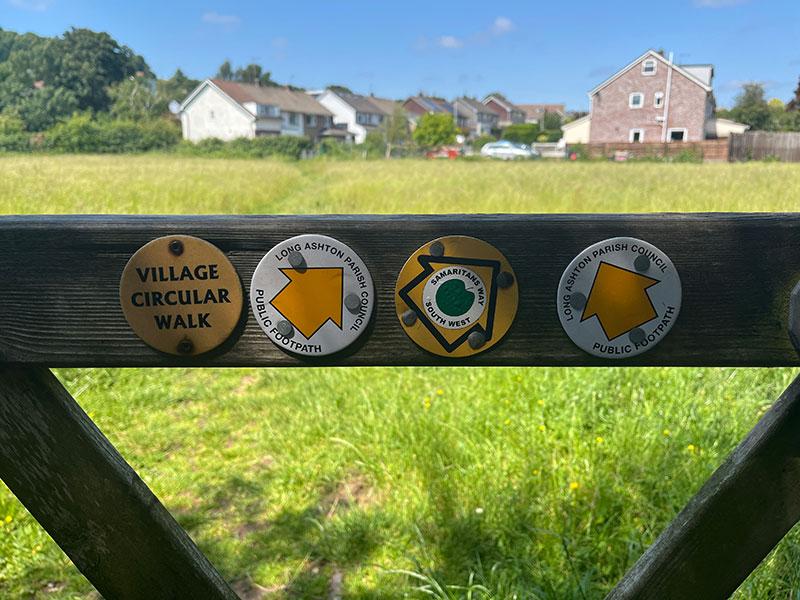 This image shows a picture of a bridleway